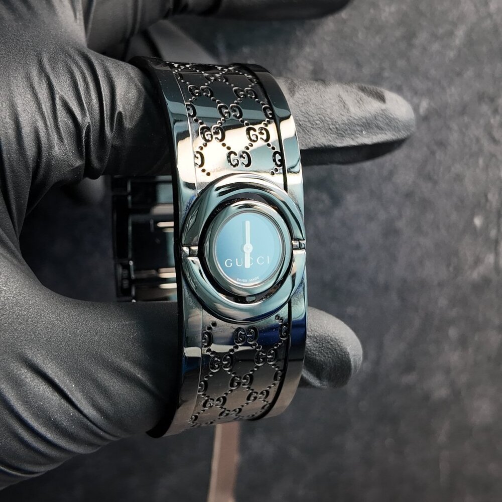 NWT GUCCI Ladies Black Steel Twirl Bangle Watch - Picture 2 of 5